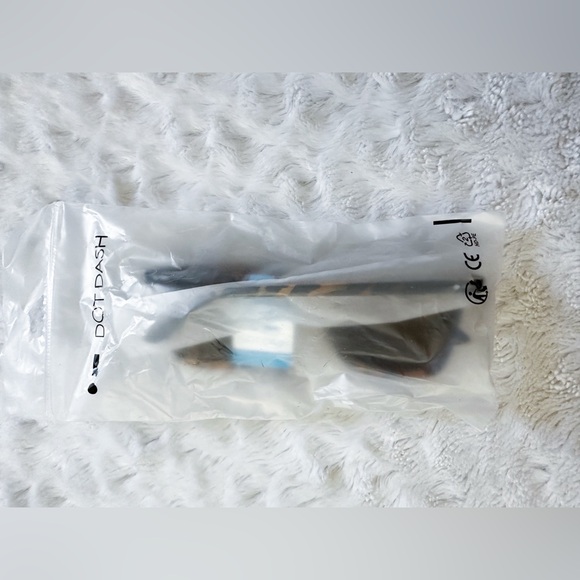 NWT- DOT DASH by Billabong Unisex SUNGLESSES - VIVA - TORTOISE/BRONZE - Picture 4 of 9